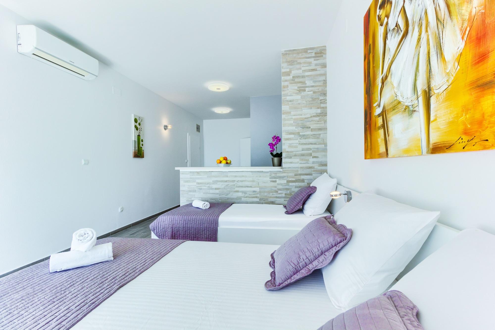 Apartment Stipe *