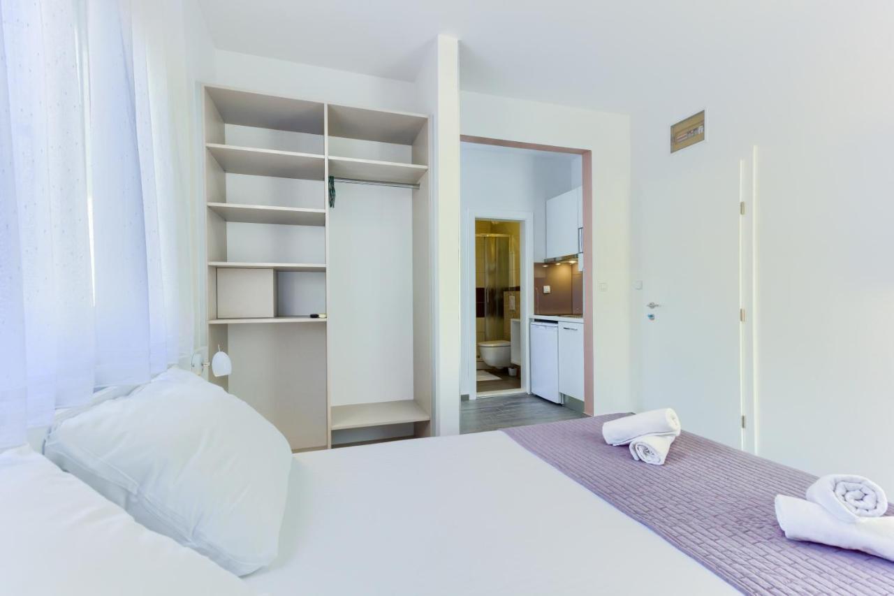 Apartment Stipe