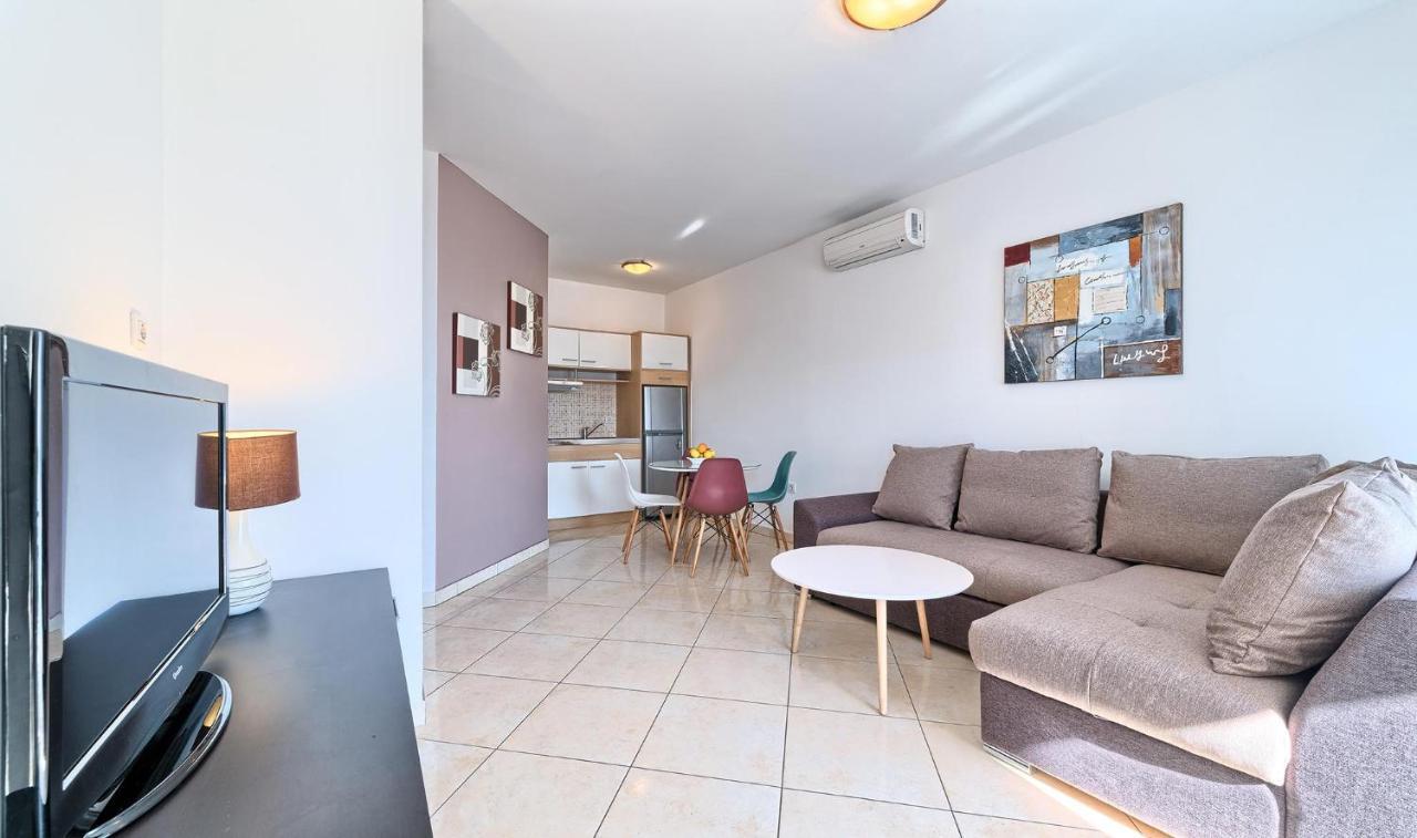 Stipe Apartment *